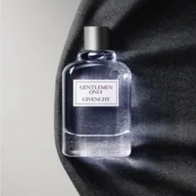 GIVENCHY(ジバンシィ)のはるなさん専用ジバンシー　ジェントルマンオンリー　香水 コスメ/美容の香水(香水(男性用))の商品写真