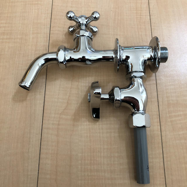 Toto Toto 取手がお洒落なクロスハンドル水栓 と 分岐水栓 蛇口 二股水栓のセットの通販 By ポジキン S Shop トウトウならラクマ Toto Toto 取手がお洒落なクロスハンドル水栓 と 分岐水栓 蛇口 二股水栓のセットの通販 By ポジキン S Shop トウトウならラクマ