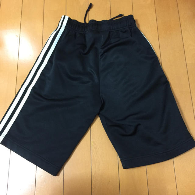 adidas(アディダス)のadidas ハーフパンツ アディダス キッズ/ベビー/マタニティのキッズ服男の子用(90cm~)(パンツ/スパッツ)の商品写真