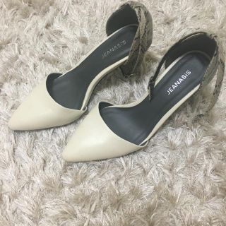 ジーナシス(JEANASIS)のジーナシス　パンプス　美品(ハイヒール/パンプス)