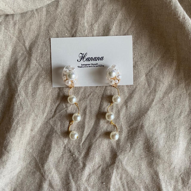 Lochie(ロキエ)のWhite perl earring ハンドメイドのアクセサリー(イヤリング)の商品写真