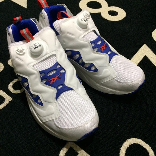 Reebok(リーボック)のreebok insta pump メンズの靴/シューズ(スニーカー)の商品写真