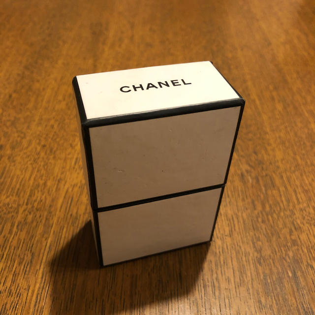 CHANEL(シャネル)のCHANEL リップケース　ラッピング用箱 レディースのバッグ(ショップ袋)の商品写真