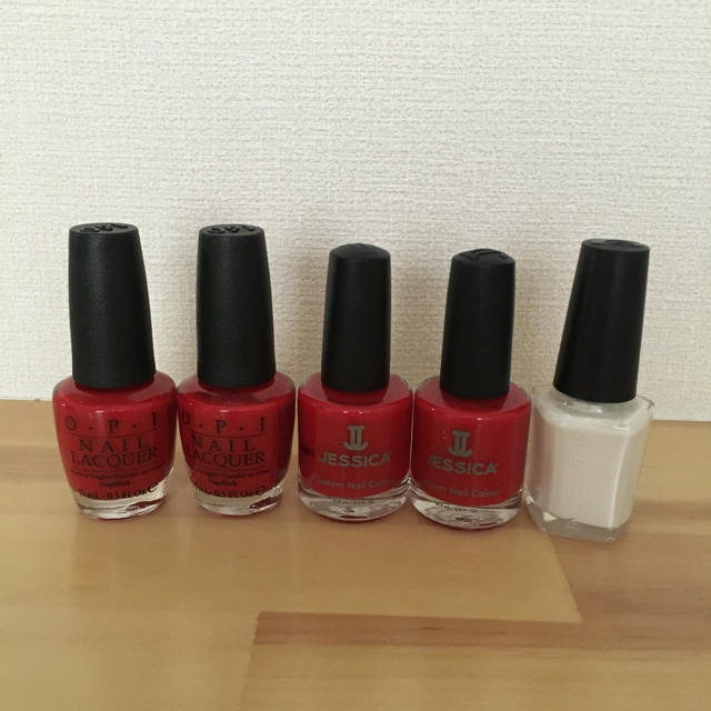 OPI(オーピーアイ)の赤・白ポリッシュ ネイル マニキュア コスメ/美容のネイル(マニキュア)の商品写真