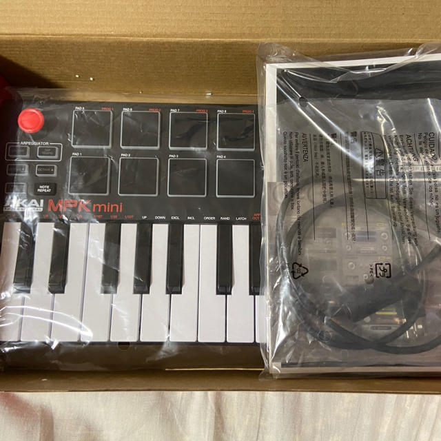 ほぼ新品　AKAI MPK mini MK2  楽器のDTM/DAW(MIDIコントローラー)の商品写真