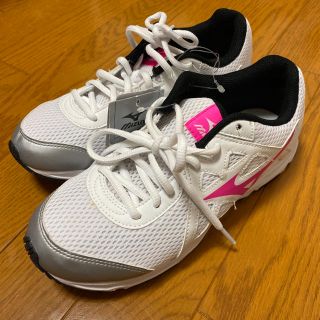 ミズノ(MIZUNO)のMIZUNO(ホワイト/ピンク)【Lady’s/24.5/新品】(スニーカー)