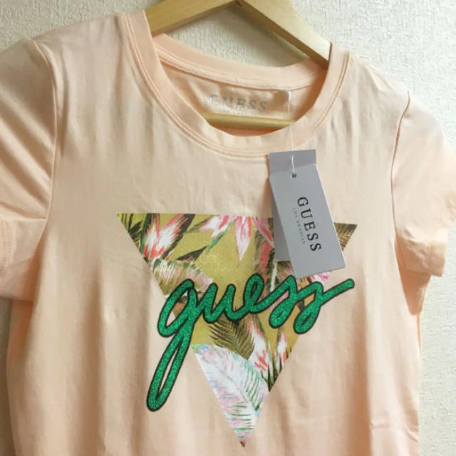 GUESS(ゲス)の新品 正規品 GUESS ゲス Tシャツ ロゴ ボタニカル レディース ピンク レディースのトップス(Tシャツ(半袖/袖なし))の商品写真