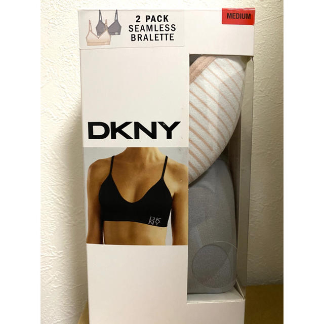 DKNY(ダナキャランニューヨーク)の【新品】DKNY ダナキャランニューヨーク seamless blalette レディースの下着/アンダーウェア(ブラ)の商品写真