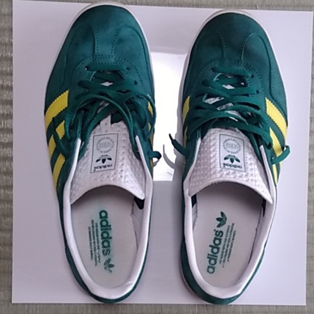 adidas(アディダス)の柿ピ様専用　ガッツレー GAZELLE INDOOR 27.5 緑/黄 メンズの靴/シューズ(スニーカー)の商品写真