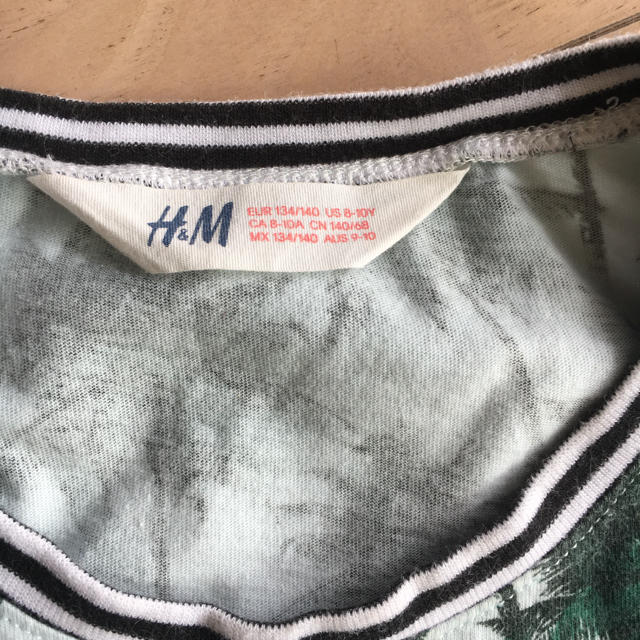 H&M(エイチアンドエム)の140サイズ　タンクトップ キッズ/ベビー/マタニティのキッズ服男の子用(90cm~)(Tシャツ/カットソー)の商品写真