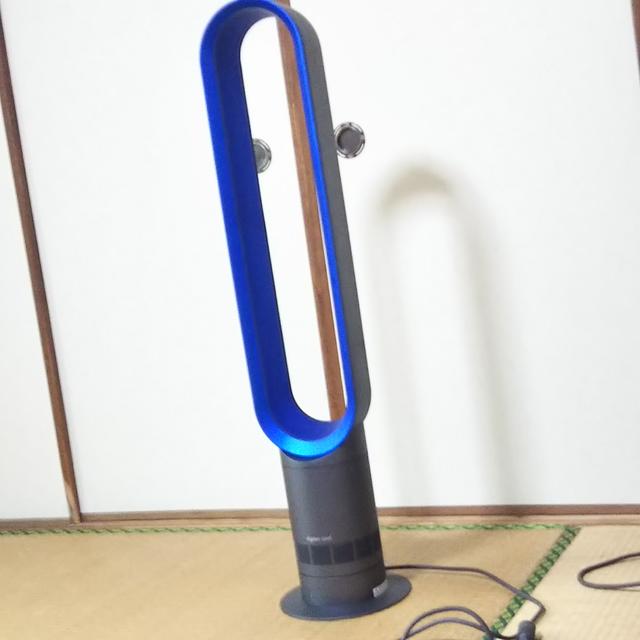 Dyson(ダイソン)のダイソン AM07 タワーファン 扇風機  羽根なし COOL リモコン付 スマホ/家電/カメラの冷暖房/空調(扇風機)の商品写真