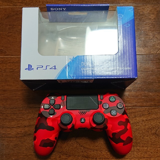 PlayStation4(プレイステーション4)の【美品】PS4コントローラー Red Camouflage エンタメ/ホビーのゲームソフト/ゲーム機本体(家庭用ゲーム機本体)の商品写真