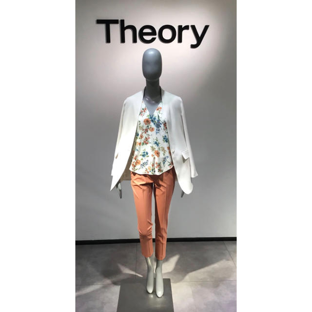 theory(セオリー)のkanae様専用 Theory  18SS 花柄ブラウス レディースのトップス(シャツ/ブラウス(半袖/袖なし))の商品写真