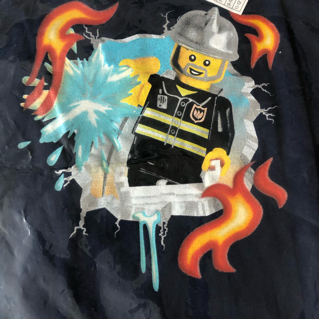 Lego(レゴ)のLEGO collection Tシャツ　消防士　130cm キッズ/ベビー/マタニティのキッズ服男の子用(90cm~)(Tシャツ/カットソー)の商品写真