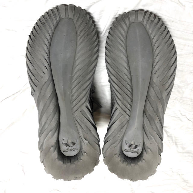 adidas(アディダス)のadidas originals  tubular doom グレー26.5cm メンズの靴/シューズ(スニーカー)の商品写真