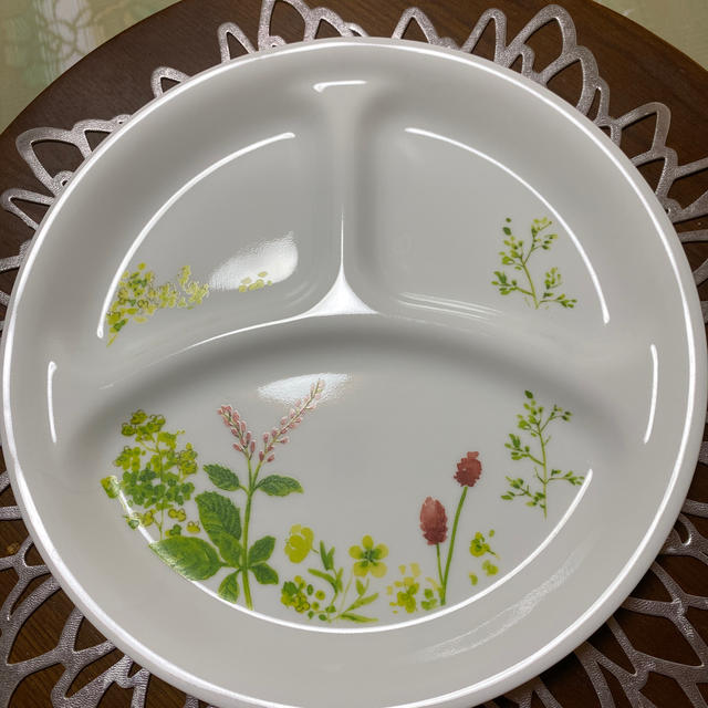 CORELLE - 新品コレールランチプレート2枚の通販 by グランマ｜コレールならラクマ