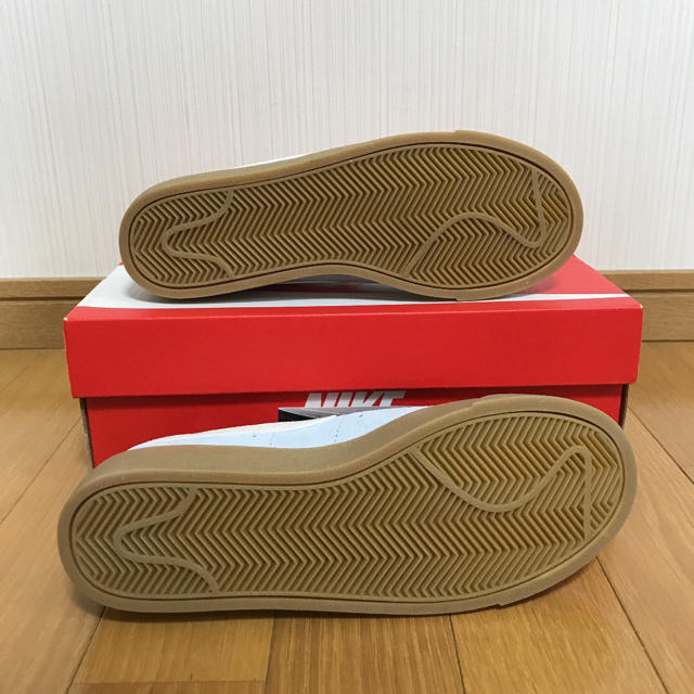 NIKE(ナイキ)の【23㎝】NIKE W BLAZER LOW SD 新品未使用タグ付き レディースの靴/シューズ(スニーカー)の商品写真