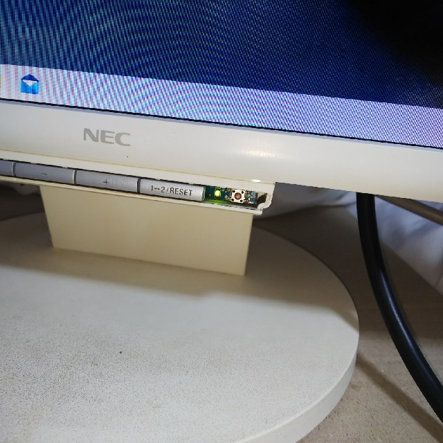 NEC(エヌイーシー)の(送料込み)NEC 19インチ液晶モニター 1440x900(WXGA+) スマホ/家電/カメラのPC/タブレット(ディスプレイ)の商品写真