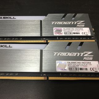 DDR4-3200メモリ 8GB2枚 F4-3200C16D-16GTZRX (PCパーツ)