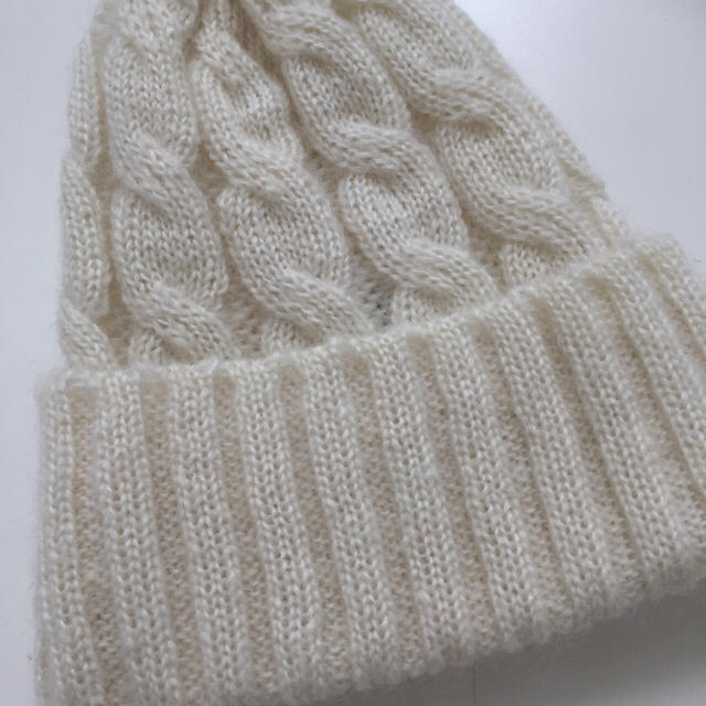 UNITED ARROWS(ユナイテッドアローズ)の白いニット帽 レディースの帽子(ニット帽/ビーニー)の商品写真