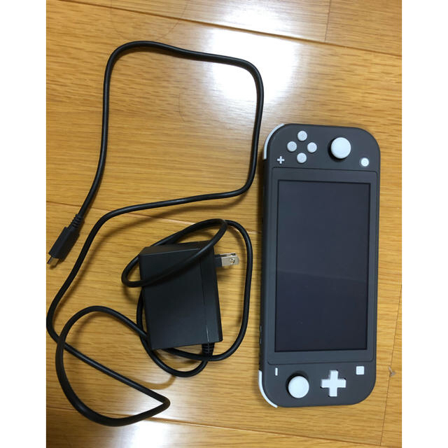 送料無料ニンテンドースイッチライト本体　どうぶつの森+ スプラトゥーン2 セット