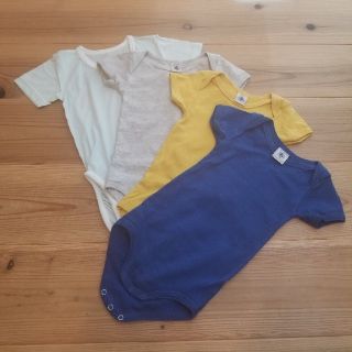 プチバトー(PETIT BATEAU)の【PETIT BATEAU 他】半袖ボディ4枚セット 12m/74cm(肌着/下着)