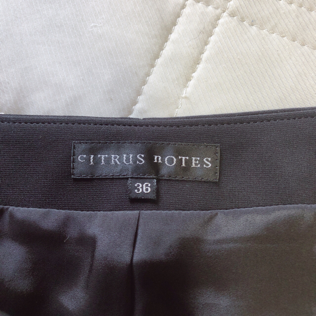CITRUS NOTES(シトラスノーツ)のmamas様専用です^^　シトラスノーツ 上品スカート 上質 黒 部分プリーツ レディースのスカート(ひざ丈スカート)の商品写真