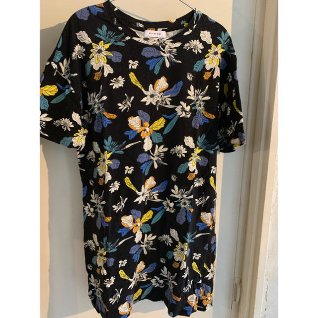 AZUL by moussy(アズールバイマウジー)の花柄#ワンピ#ロングTシャツ レディースのトップス(Tシャツ(半袖/袖なし))の商品写真