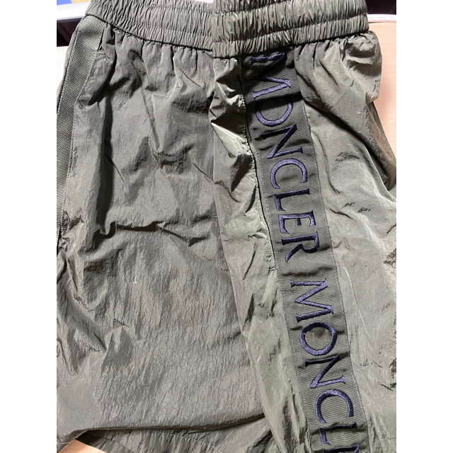 MONCLER(モンクレール)のモンクレール ハーフパンツ ショートパンツ メンズのパンツ(ショートパンツ)の商品写真