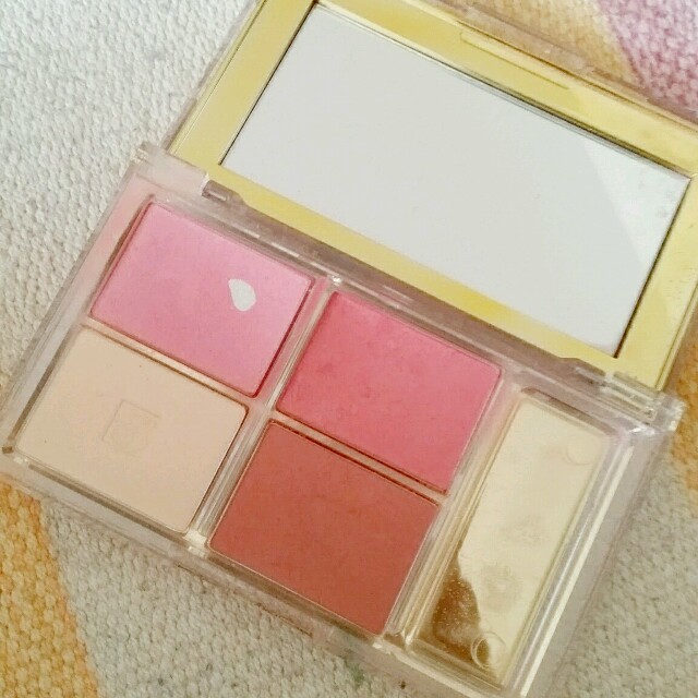 Estee Lauder(エスティローダー)のエスティローダー☆チーク☆パレット コスメ/美容のベースメイク/化粧品(チーク)の商品写真