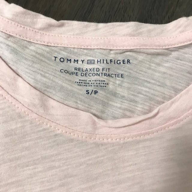 TOMMY HILFIGER(トミーヒルフィガー)のトミーヒルフィガー　Tシャツ　レディース  TOMMY レディースのトップス(Tシャツ(半袖/袖なし))の商品写真