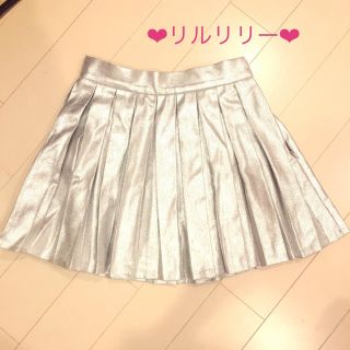 リルリリー(lilLilly)の美品！リルリリーのシルバースカート(ミニスカート)