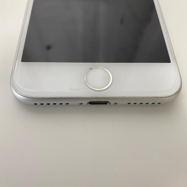 Apple(アップル)のiPhone7 128GB SIMフリー スマホ/家電/カメラのスマートフォン/携帯電話(スマートフォン本体)の商品写真