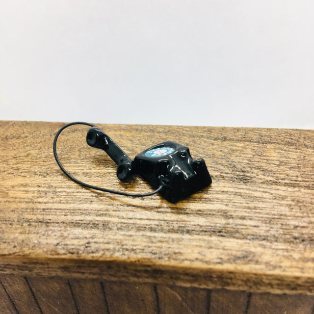 ミニチュア黒電話 レトロ ダイヤル式電話 ミニチュア雑貨 ハンドメイドのおもちゃ(ミニチュア)の商品写真