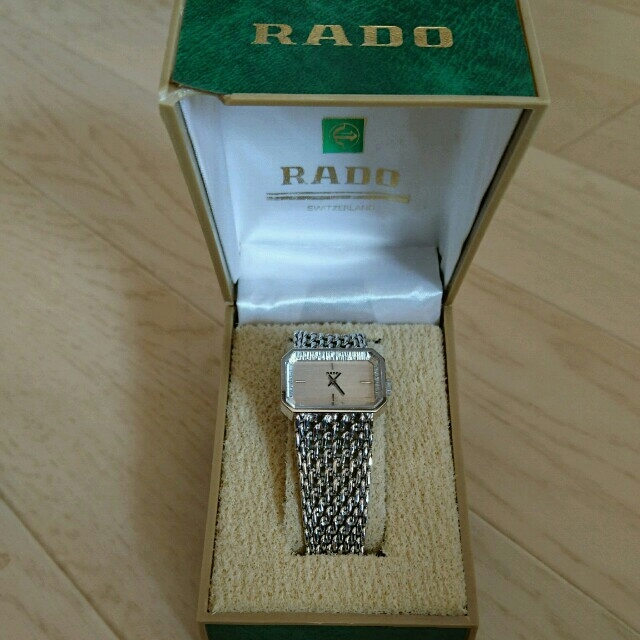 1500円のイヤリング RADO 手巻き時計 - www.tauntonscrapmetal.com