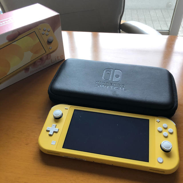 Nintendo Switch Lite イエロー、あつまれどうぶつの森セット