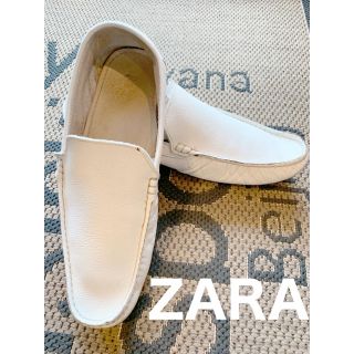 ザラ(ZARA)のZARA MEN ドライビングシューズ　希少ホワイト本革♪(スリッポン/モカシン)