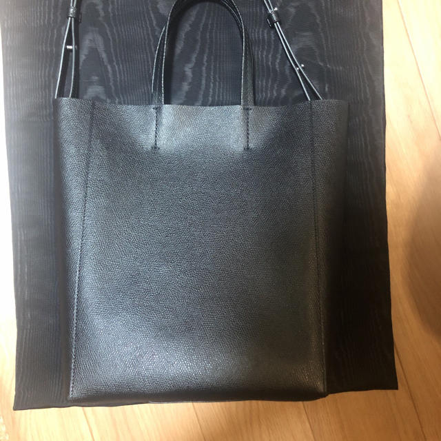 celine(セリーヌ)のセリーヌ  スモールカバ  黒 レディースのバッグ(トートバッグ)の商品写真