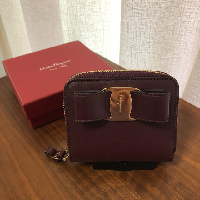 Salvatore Ferragamo フェラガモ 二つ折り財布 ヴァラ リボンレディース