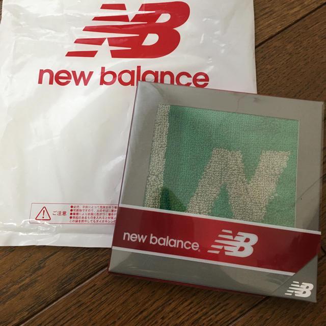 New Balance(ニューバランス)のニューバランスミニタオル インテリア/住まい/日用品の日用品/生活雑貨/旅行(タオル/バス用品)の商品写真