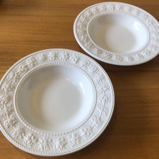 ウェッジウッド(WEDGWOOD)のm様専用★ウエッジウッド 23cm ペアプレート お皿　アイボリー　2枚(食器)