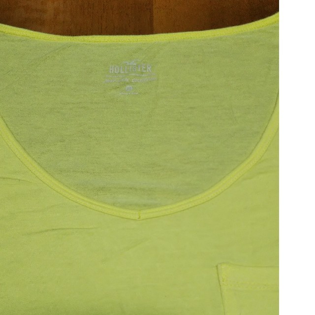 Hollister(ホリスター)のHOLLISTERホリスター  胸ポケット付きの黄色のTシャツ レディースのトップス(Tシャツ(半袖/袖なし))の商品写真
