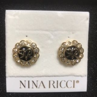 ニナリッチ(NINA RICCI)の【movieholic様専用】ニナリッチ　花イヤリング(イヤリング)