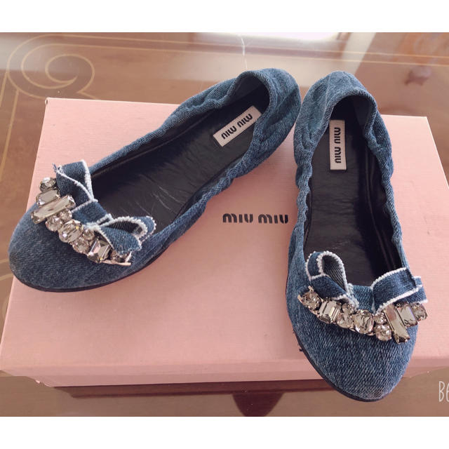 miumiu(ミュウミュウ)のミュウミュウ　ビジューシューズ レディースの靴/シューズ(バレエシューズ)の商品写真