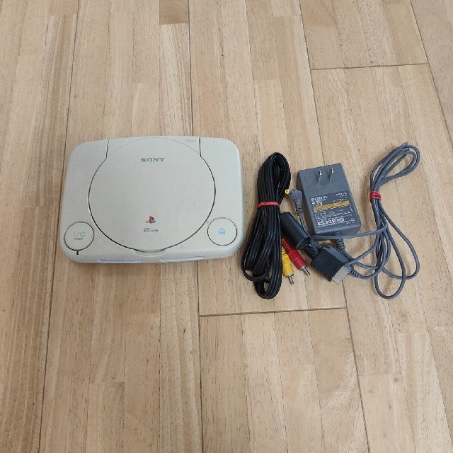 PlayStation(プレイステーション)のPSone ジャンク エンタメ/ホビーのゲームソフト/ゲーム機本体(家庭用ゲーム機本体)の商品写真