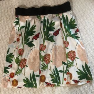 エイチアンドエム(H&M)の花柄スカーフのスカート(ミニスカート)