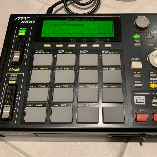 【チル様専用】AKAI MPC1000 BK 楽器のDTM/DAW(その他)の商品写真