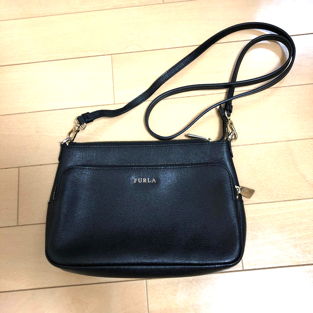 お値下げしました。FURLAバック