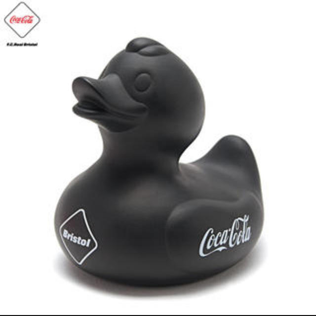 F.C.R.B.(エフシーアールビー)のFCRB COCA COLA RUBBER DUCK 2色 エンタメ/ホビーのフィギュア(その他)の商品写真