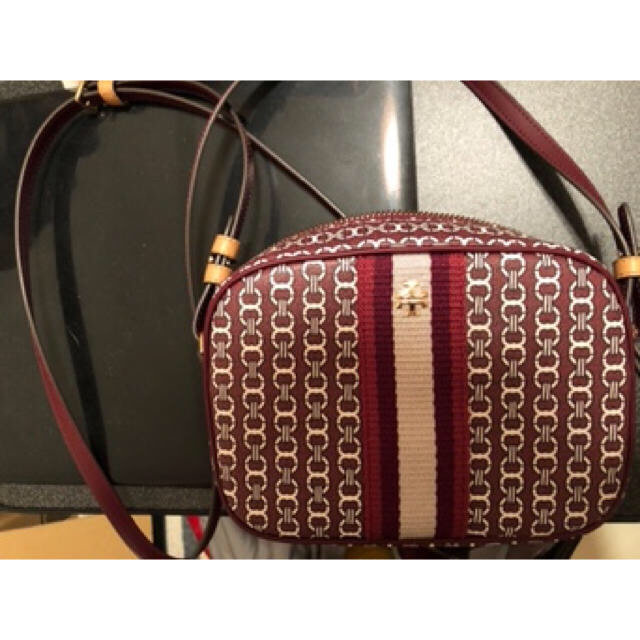 Tory Burch(トリーバーチ)の最終価格　美品　レア色　トリーバーチ　toryburch ショルダーバッグ レディースのバッグ(ショルダーバッグ)の商品写真